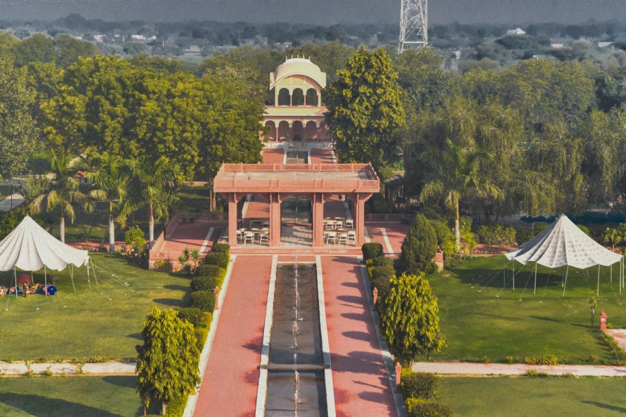 Umaid Palace - A Lakeside Heritage Palace Resort Near Jaipur Close To Bhangarh & Chand Baori Stepwell Abhaneri Dubbī المظهر الخارجي الصورة
