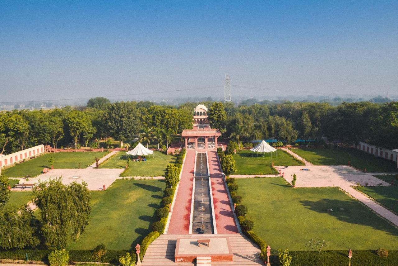 Umaid Palace - A Lakeside Heritage Palace Resort Near Jaipur Close To Bhangarh & Chand Baori Stepwell Abhaneri Dubbī المظهر الخارجي الصورة