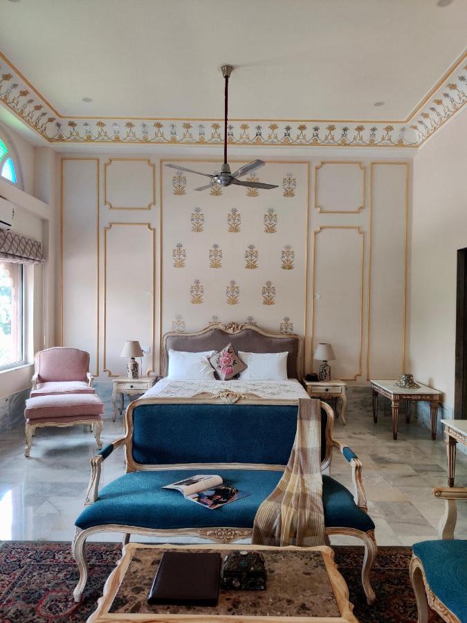 Umaid Palace - A Lakeside Heritage Palace Resort Near Jaipur Close To Bhangarh & Chand Baori Stepwell Abhaneri Dubbī المظهر الخارجي الصورة